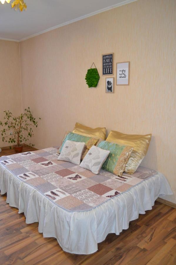 Apartamento Квартира Двохкімнатна Фонтан Kamianets-Podilskyi Exterior foto