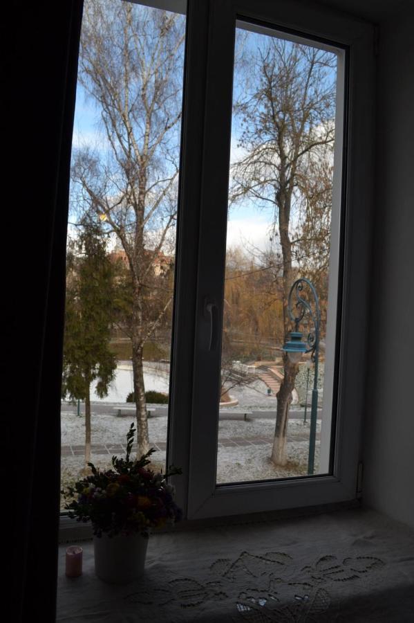 Apartamento Квартира Двохкімнатна Фонтан Kamianets-Podilskyi Exterior foto