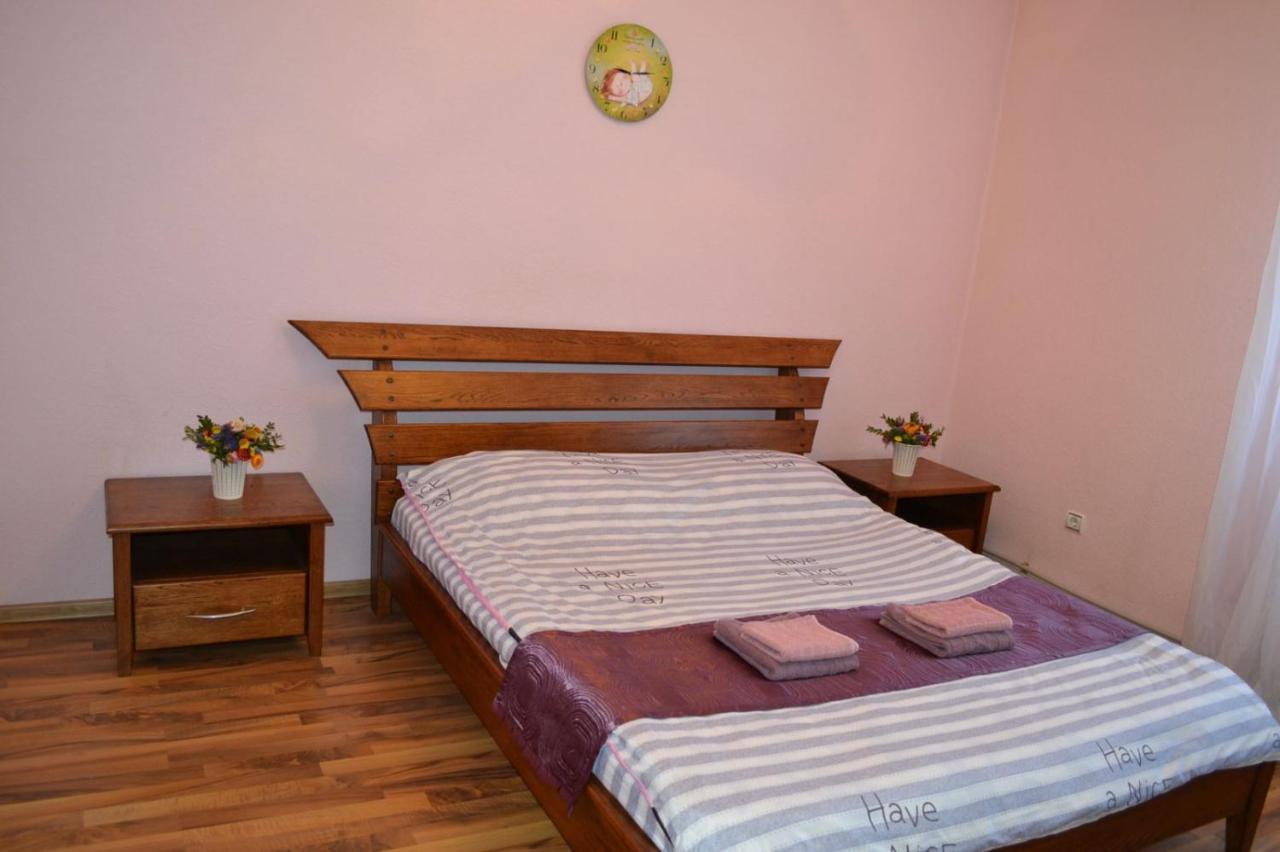 Apartamento Квартира Двохкімнатна Фонтан Kamianets-Podilskyi Exterior foto